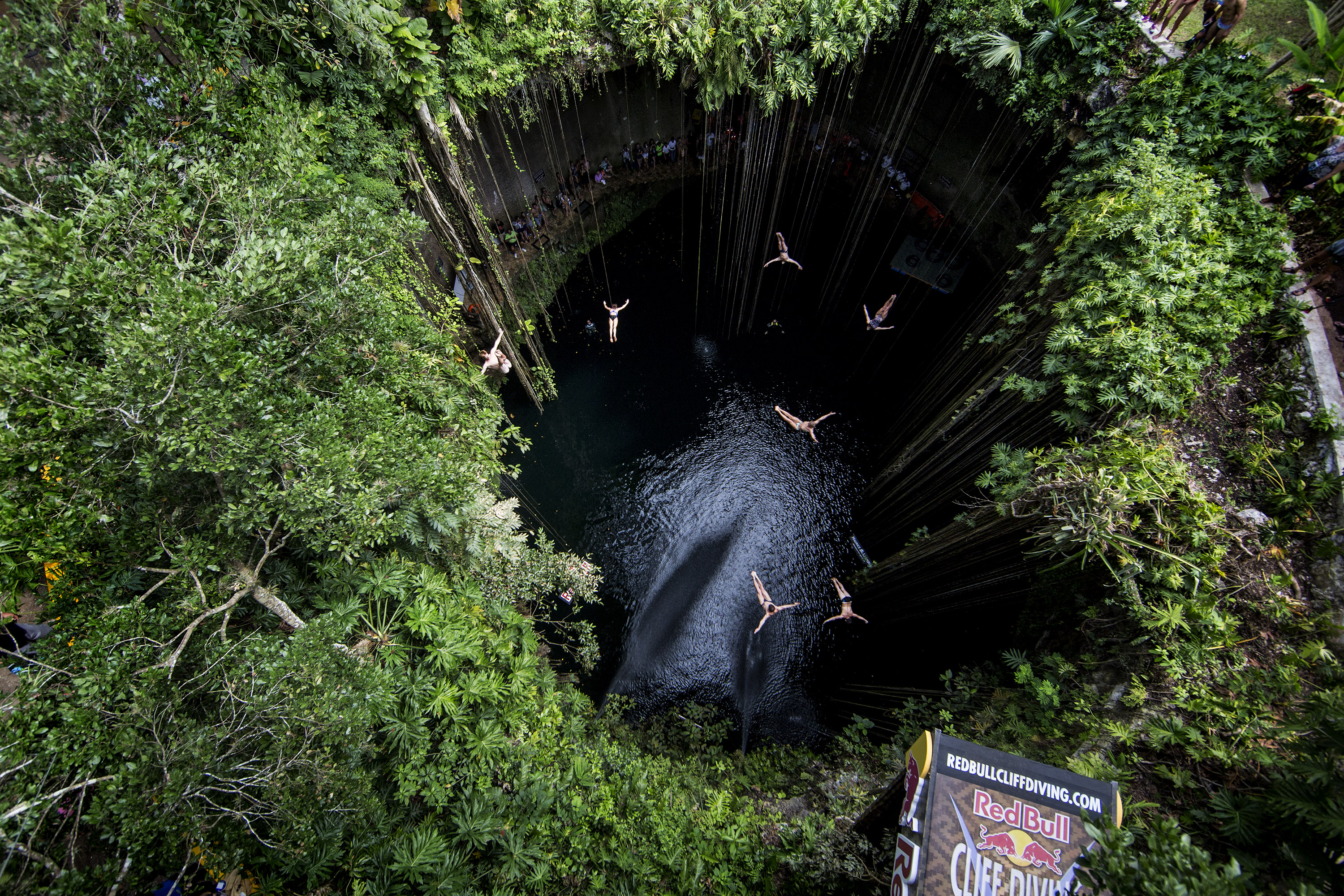 RED BULL CLIFF DIVING