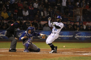 COREY WIMBERLY RECIBE PELOTAZO