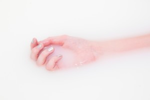 bath-blur-body-1138149