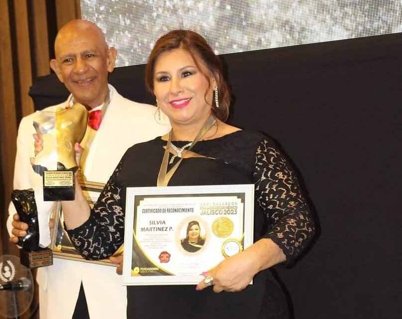 Silvia Martínez recibe Galardón