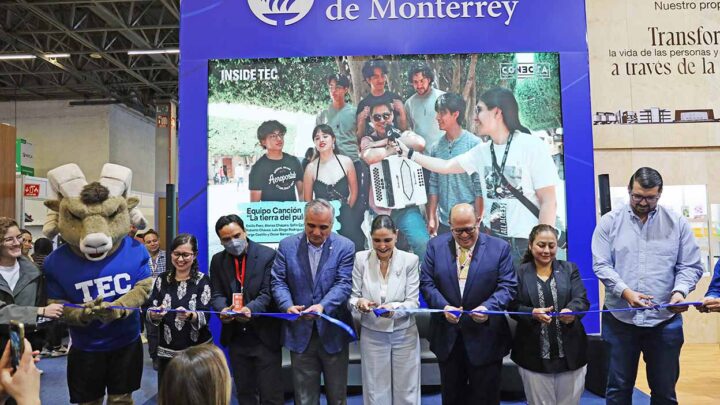 Inaugura el Tec su stand en la FIL 2025