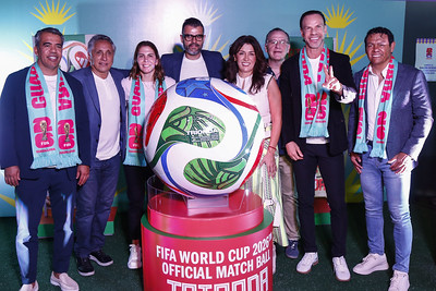Leyendas Mundialistas comparten sus vivencias en Fiestas de Octubre Leyendas Mundialistas comparten sus vivencias en Fiestas de Octubre
